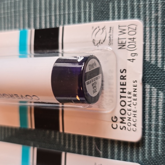 COVERGIRL BRAND WOMEN'S MAKEUP CONCEALER SMOOTHERS  BUNDLE OF 2 - Picture 5 of 8